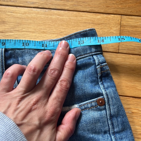 Madewell High Rise Denim Shorts, Size 26 - Picture 6 of 9